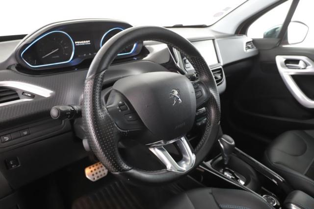Peugeot 2008 image 8