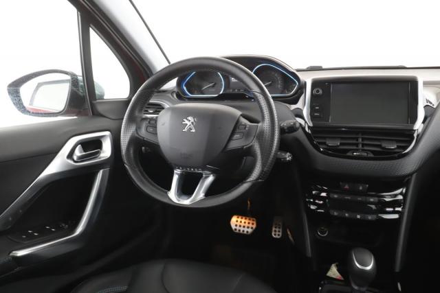 Peugeot 2008 image 3