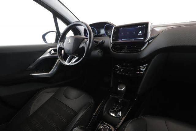 Peugeot 2008 image 6
