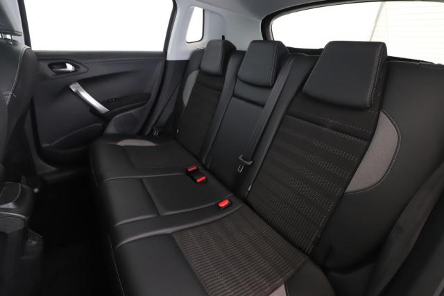 Peugeot 2008 image 8
