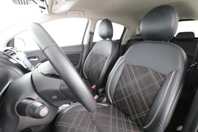 Mitsubishi Space Star image 8