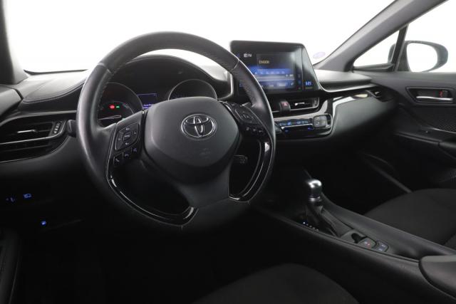Toyota C-Hr image 7