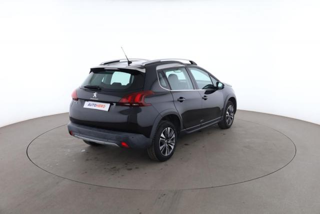 Peugeot 2008 image 8