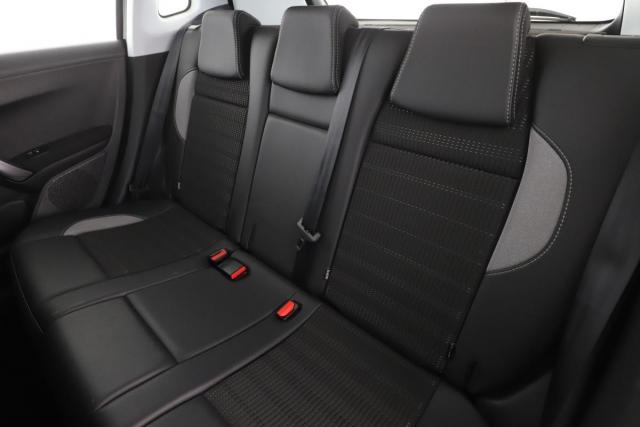 Peugeot 2008 image 3