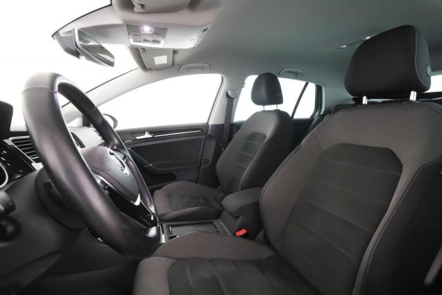 Volkswagen Golf image 6