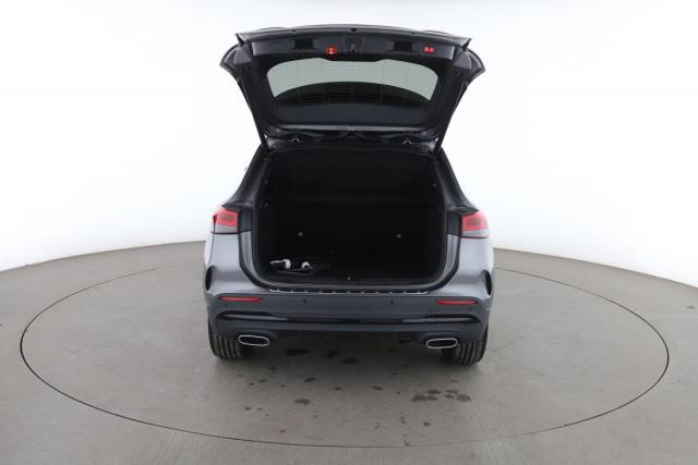 Mercedes Benz Gla image 9