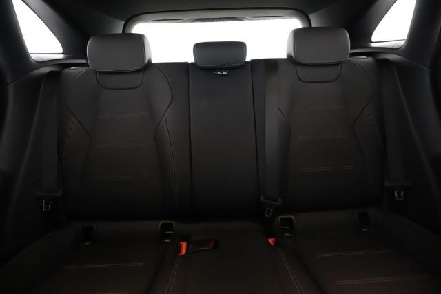Mercedes Benz Gla image 2