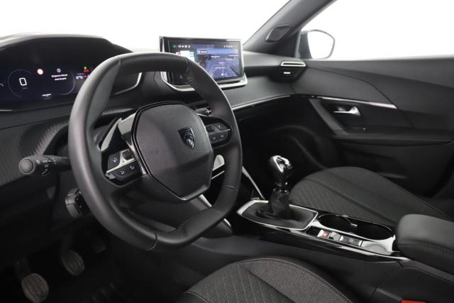Peugeot 2008 image 3