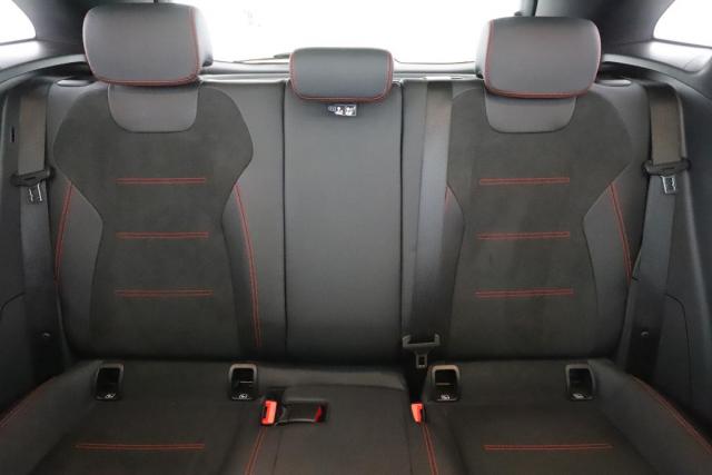 Mercedes Benz Gla image 2