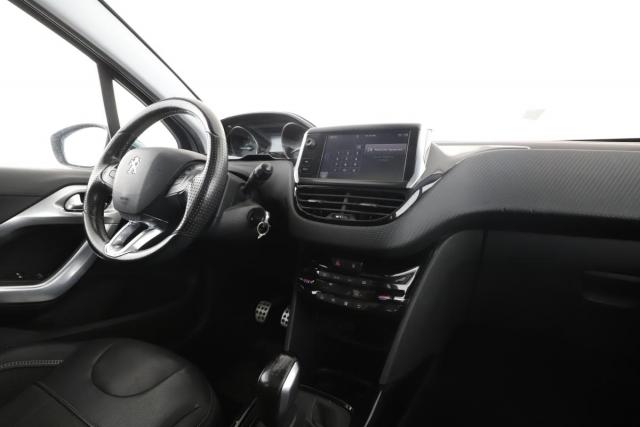 Peugeot 2008 image 2