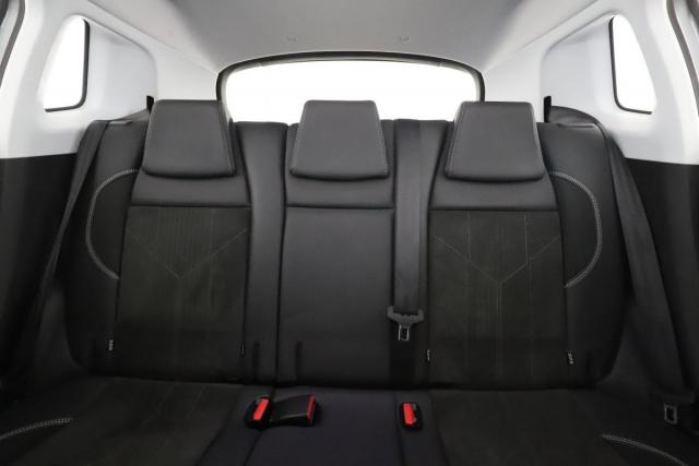 Peugeot 2008 image 8