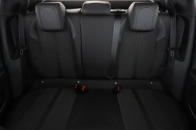 Peugeot 2008 image 2