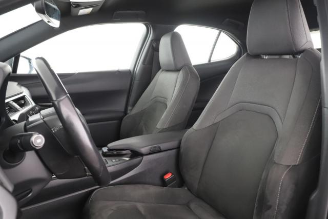 Lexus Ux image 2