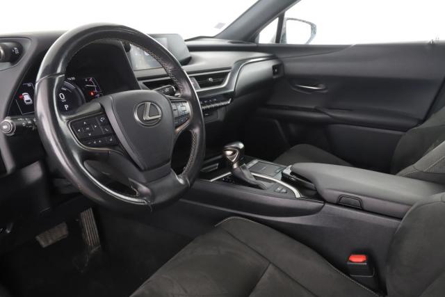 Lexus Ux image 1