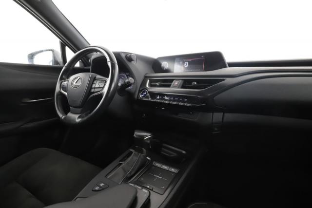 Lexus Ux image 7