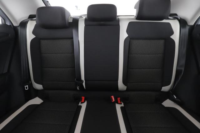 Volkswagen T-Roc image 4
