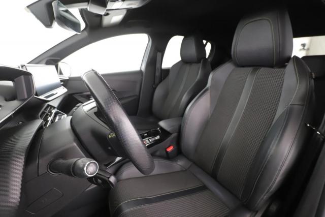 Peugeot 208 image 7