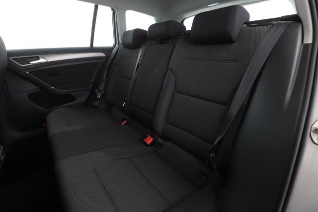 Volkswagen Golf Sw image 5