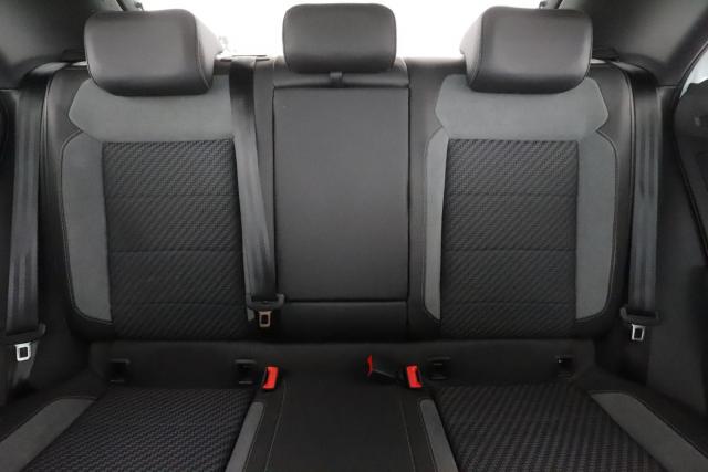 Volkswagen T-Roc image 8