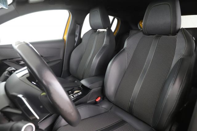 Peugeot 208 image 1