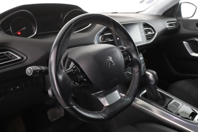 Peugeot 308 image 1