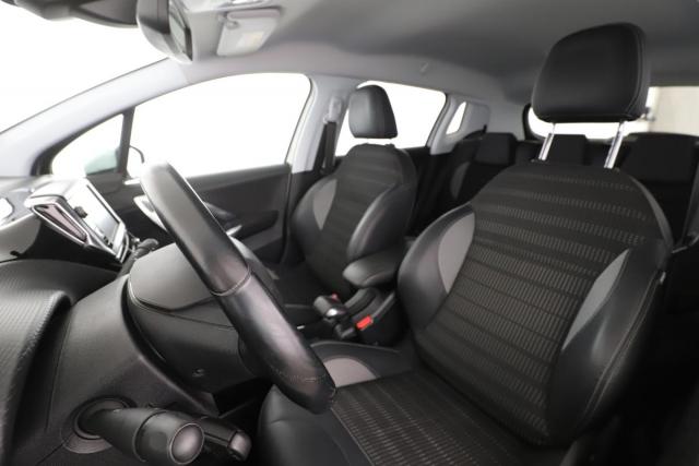 Peugeot 2008 image 7