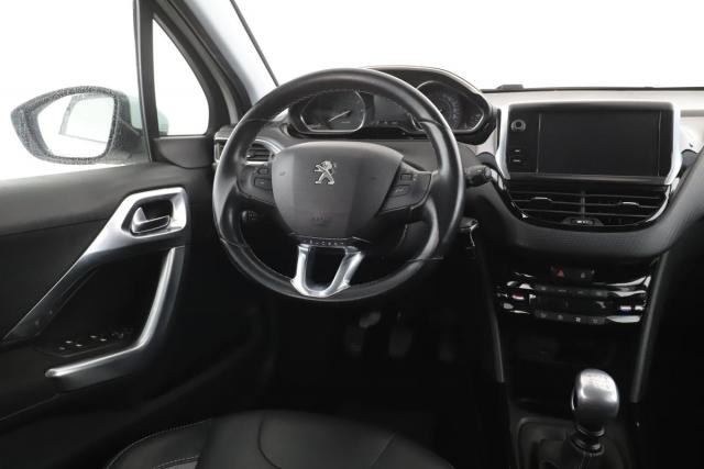 Peugeot 2008 image 2