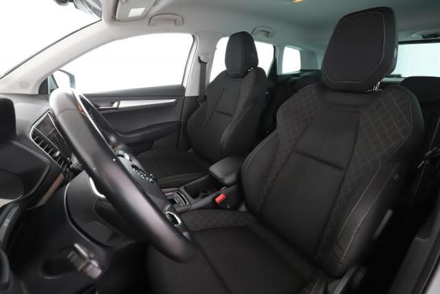 Skoda Karoq image 5
