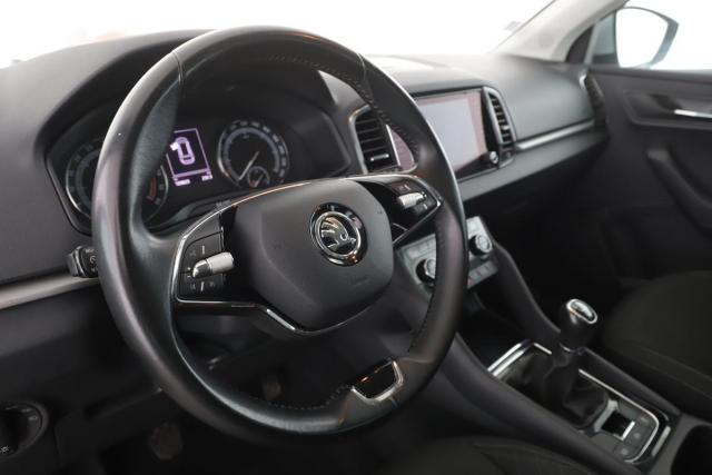 Skoda Karoq image 9