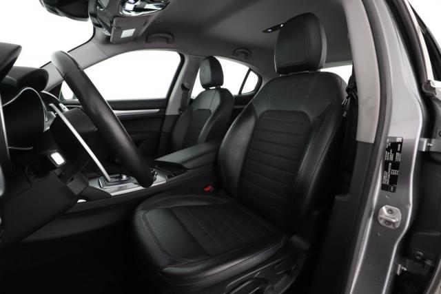 Alfa Romeo Stelvio image 6
