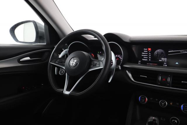 Alfa Romeo Stelvio image 1