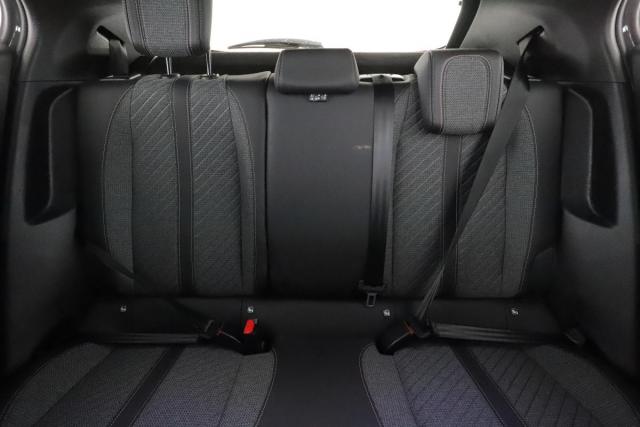 Peugeot 2008 image 3