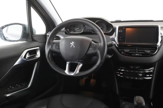 Peugeot 2008 image 8