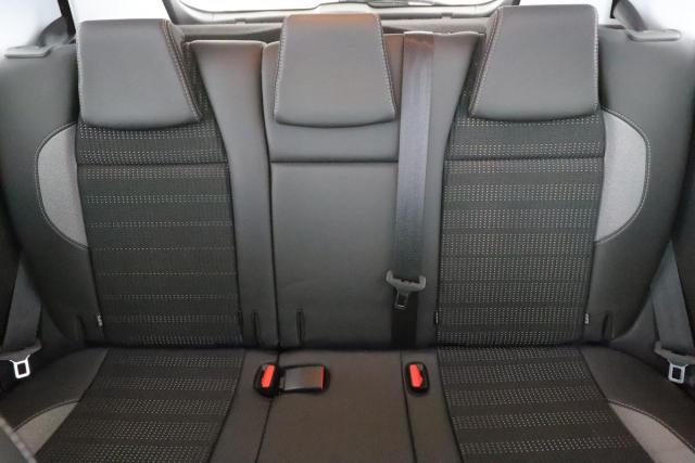 Peugeot 2008 image 2