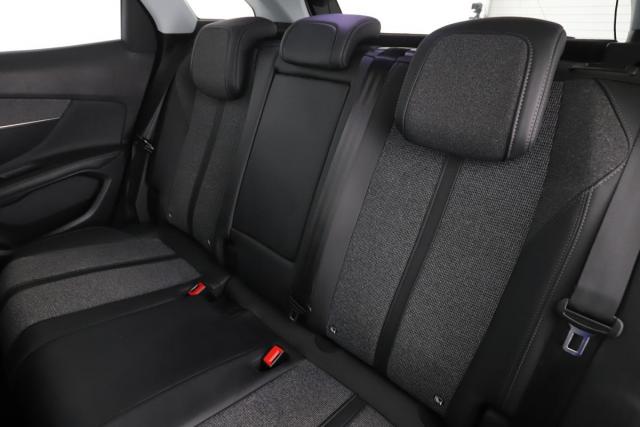 Peugeot 3008 image 2