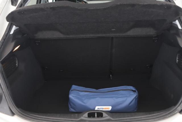 Peugeot 208 image 8