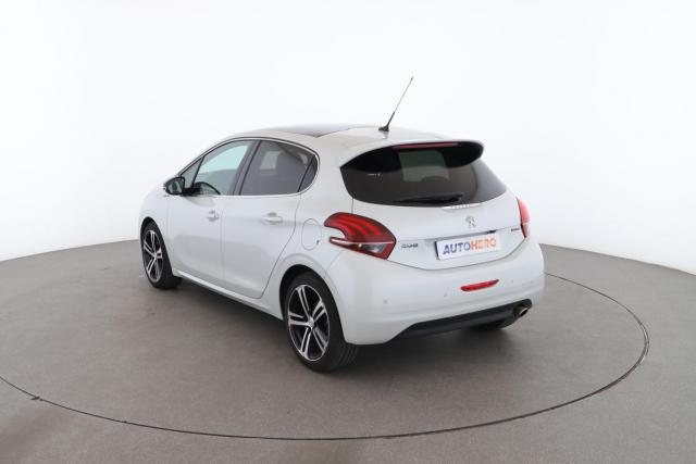 Peugeot 208 image 7