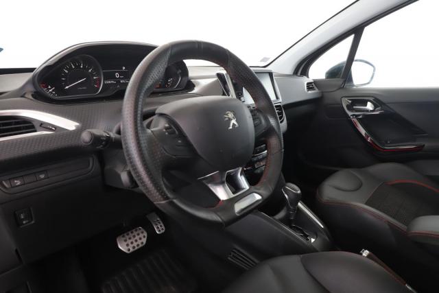 Peugeot 208 image 9
