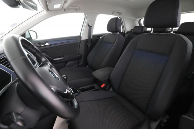Volkswagen T-Roc image 8