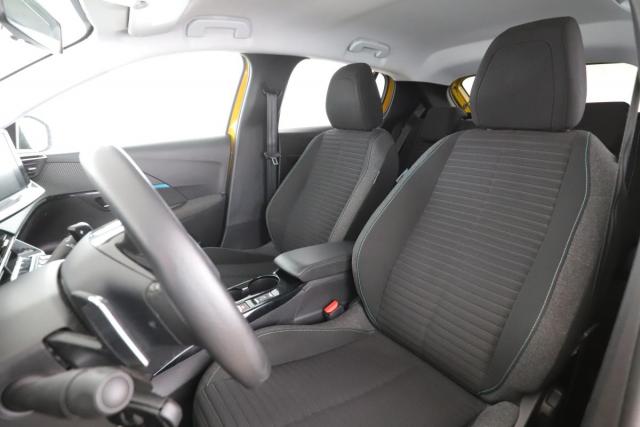 Peugeot 208 image 7