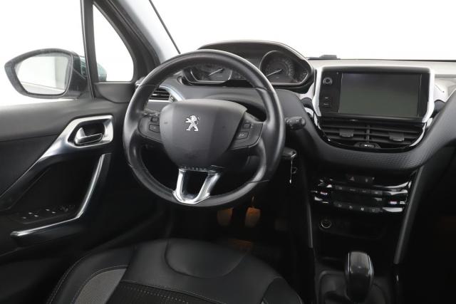 Peugeot 2008 image 8
