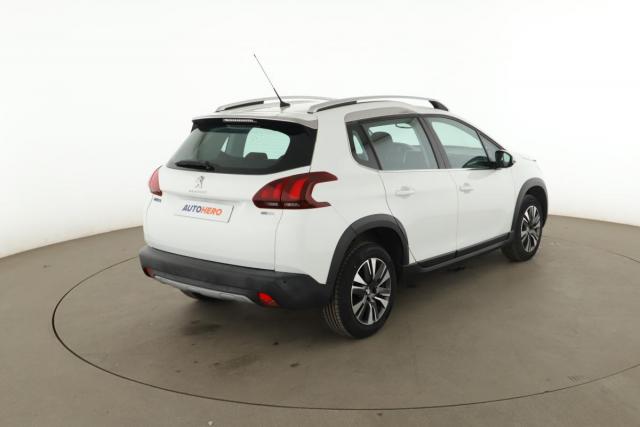 Peugeot 2008 image 8