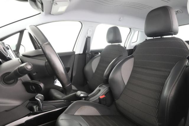 Peugeot 2008 image 2