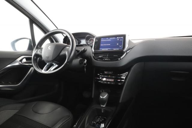 Peugeot 2008 image 3