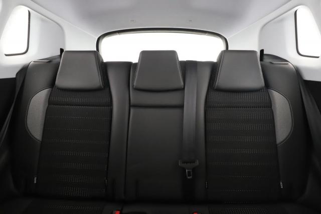 Peugeot 2008 image 7