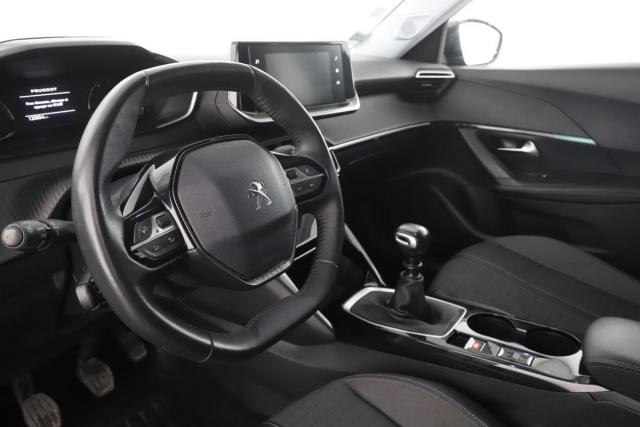 Peugeot 2008 image 8