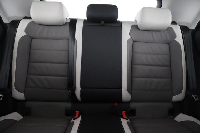 Volkswagen T-Roc image 9