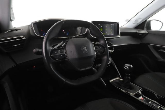 Peugeot 2008 image 8