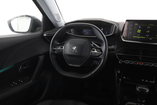 Peugeot 2008 image 2