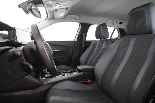 Peugeot 2008 image 8